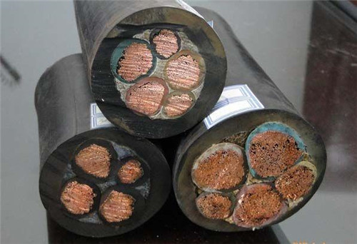 ͨ�����׵��¼۸�